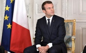 Emmanuel Macron au bord des larmes, il raconte son anecdote complètement dingue avec Jean-Paul Belmondo